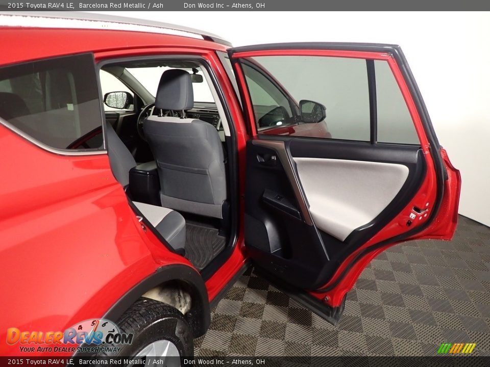 2015 Toyota RAV4 LE Barcelona Red Metallic / Ash Photo #32