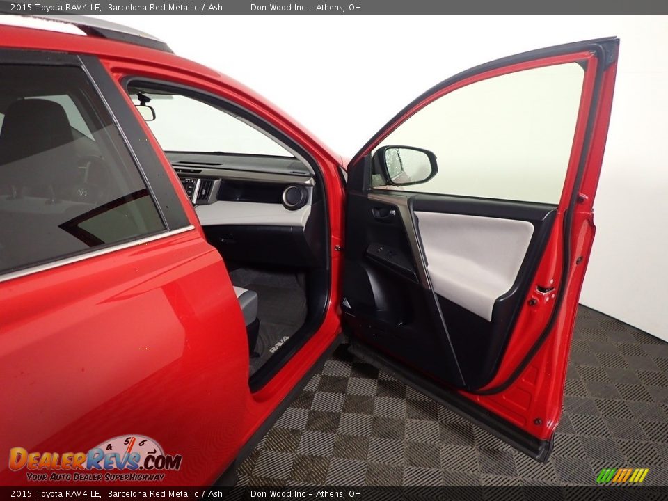 2015 Toyota RAV4 LE Barcelona Red Metallic / Ash Photo #34