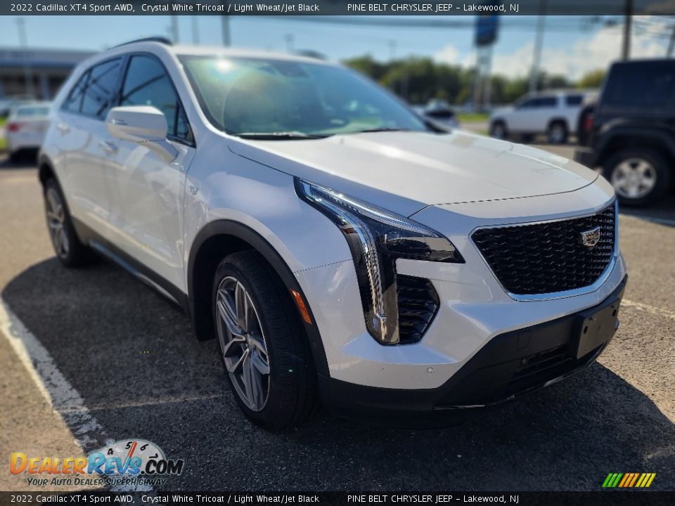 Front 3/4 View of 2022 Cadillac XT4 Sport AWD Photo #7