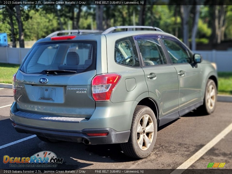 2015 Subaru Forester 2.5i Jasmine Green Metallic / Gray Photo #5