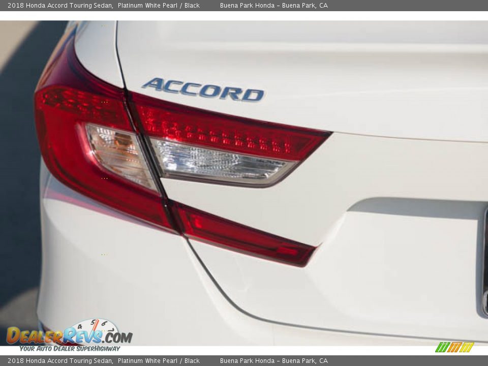 2018 Honda Accord Touring Sedan Platinum White Pearl / Black Photo #10