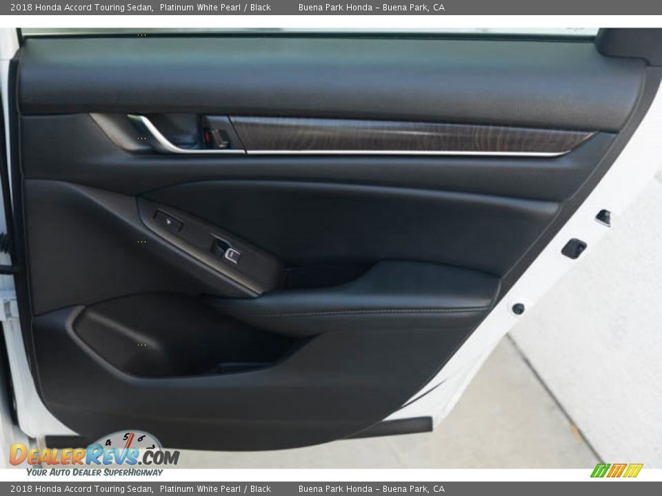 2018 Honda Accord Touring Sedan Platinum White Pearl / Black Photo #35