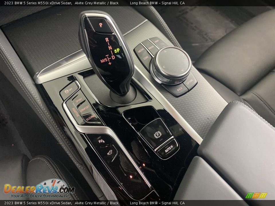 2023 BMW 5 Series M550i xDrive Sedan Shifter Photo #22