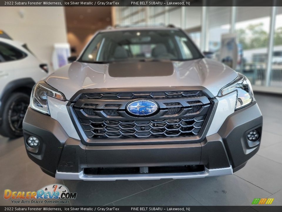2022 Subaru Forester Wilderness Ice Silver Metallic / Gray StarTex Photo #2