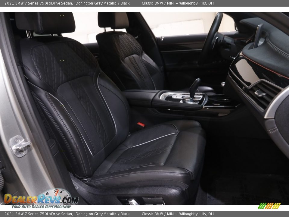 Front Seat of 2021 BMW 7 Series 750i xDrive Sedan Photo #18