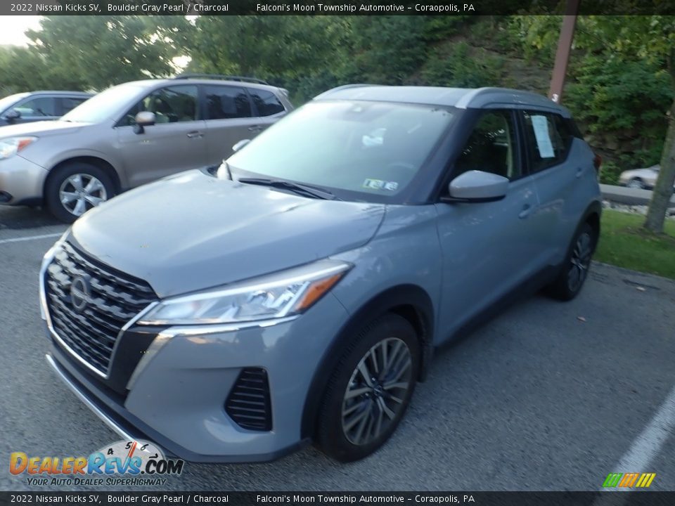 Front 3/4 View of 2022 Nissan Kicks SV Photo #1