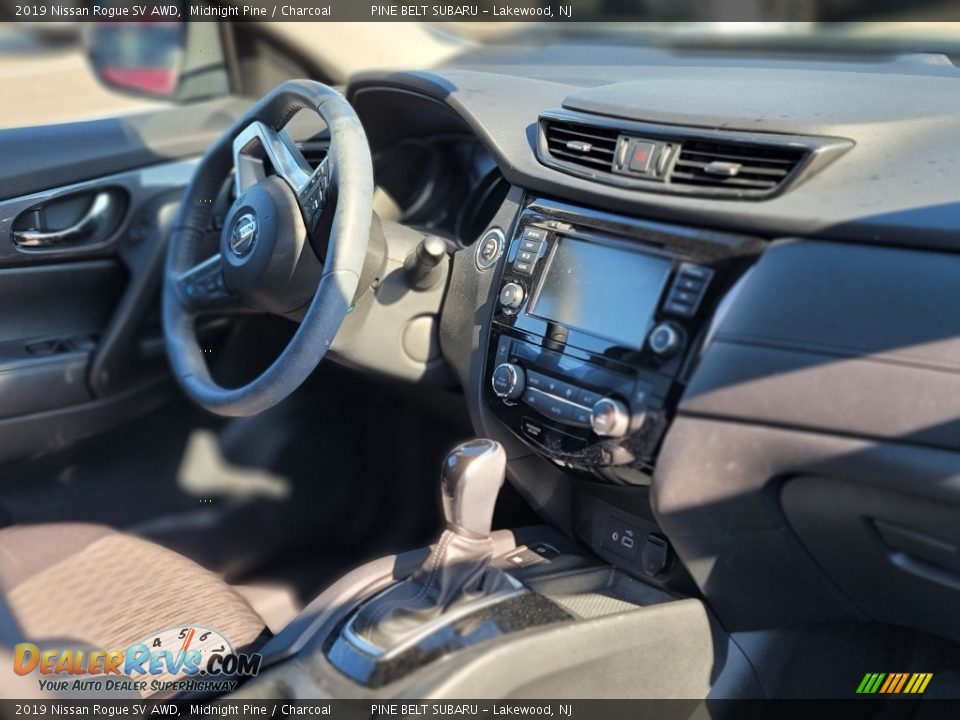 2019 Nissan Rogue SV AWD Midnight Pine / Charcoal Photo #5