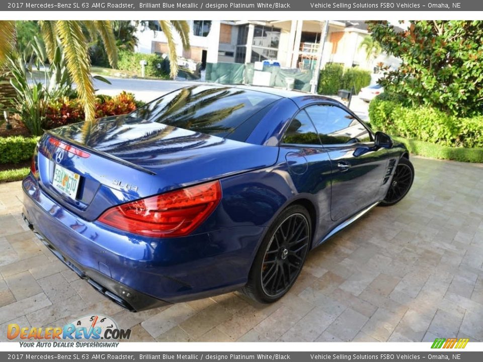 2017 Mercedes-Benz SL 63 AMG Roadster Brilliant Blue Metallic / designo Platinum White/Black Photo #7