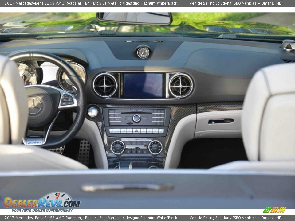 2017 Mercedes-Benz SL 63 AMG Roadster Brilliant Blue Metallic / designo Platinum White/Black Photo #11