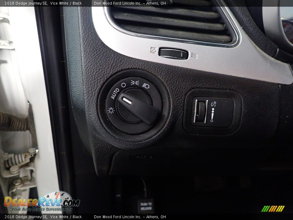 2018 Dodge Journey SE Vice White / Black Photo #30