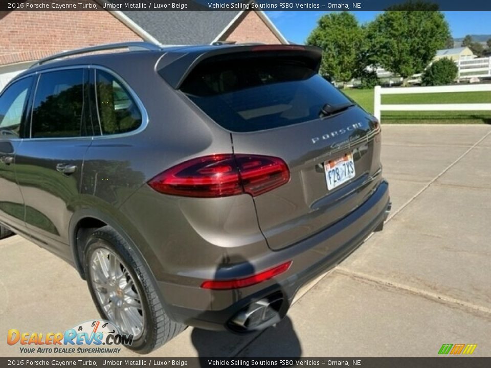 2016 Porsche Cayenne Turbo Umber Metallic / Luxor Beige Photo #3