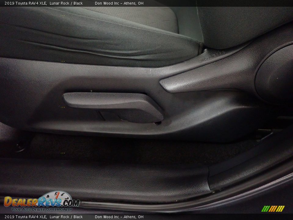 2019 Toyota RAV4 XLE Lunar Rock / Black Photo #19
