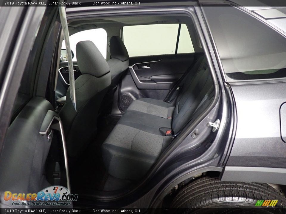 2019 Toyota RAV4 XLE Lunar Rock / Black Photo #31