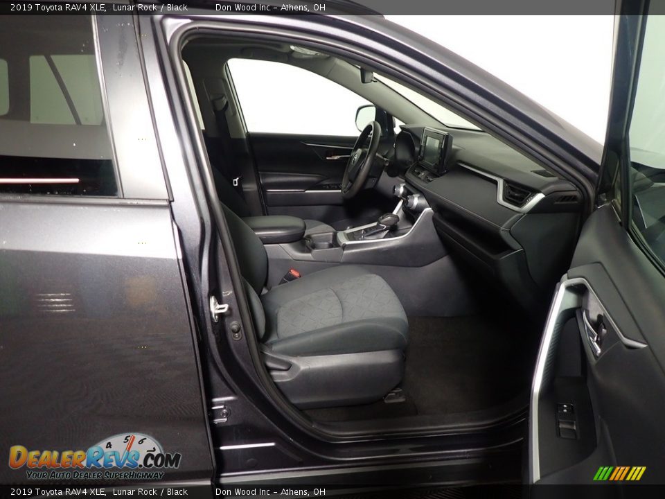 2019 Toyota RAV4 XLE Lunar Rock / Black Photo #35
