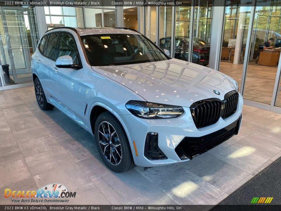 Front 3/4 View of 2023 BMW X3 xDrive30i Photo #1