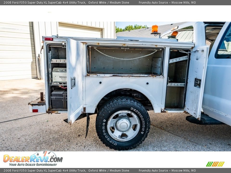 2008 Ford F350 Super Duty XL SuperCab 4x4 Utility Truck Oxford White / Medium Stone Photo #23