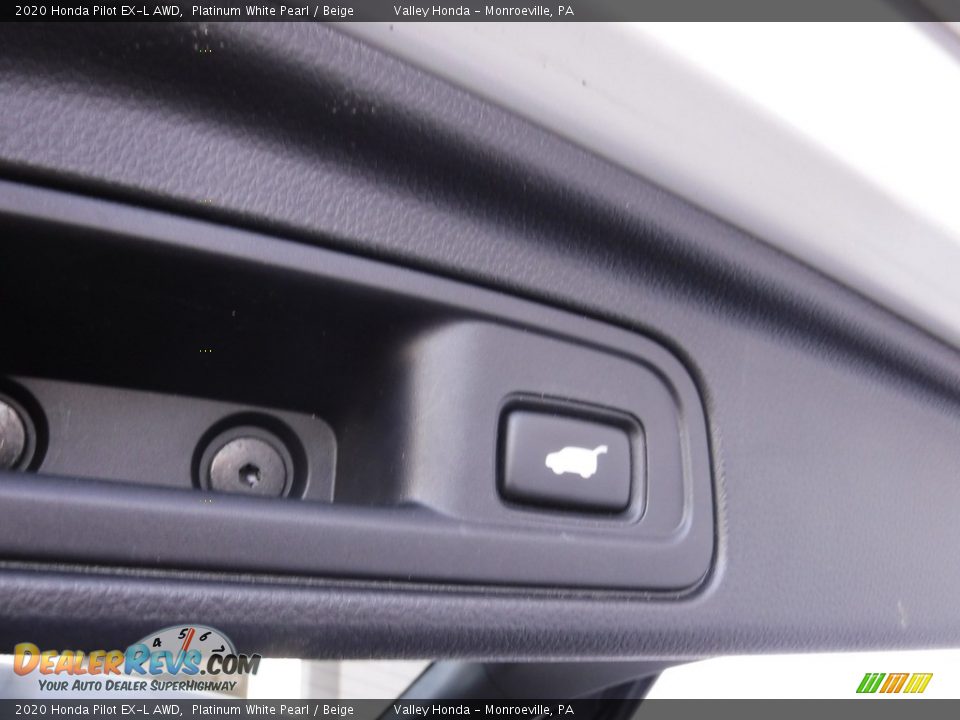 2020 Honda Pilot EX-L AWD Platinum White Pearl / Beige Photo #32