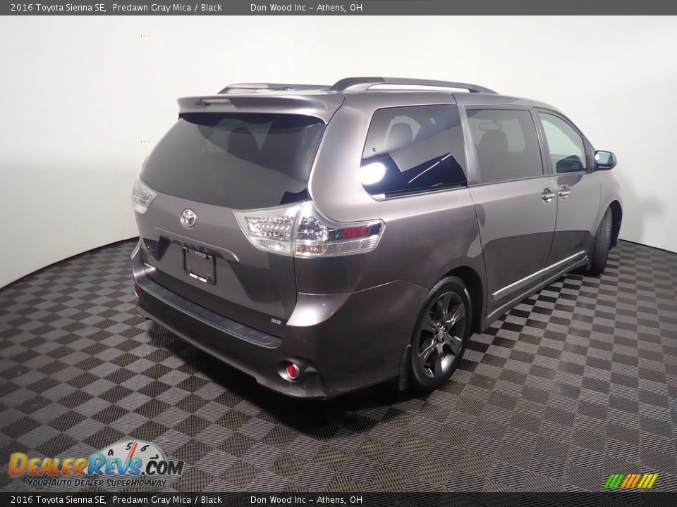 2016 Toyota Sienna SE Predawn Gray Mica / Black Photo #18