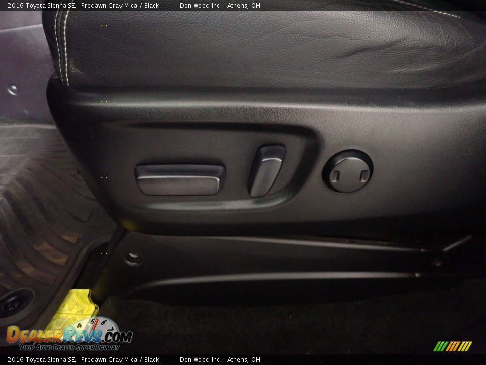 2016 Toyota Sienna SE Predawn Gray Mica / Black Photo #22