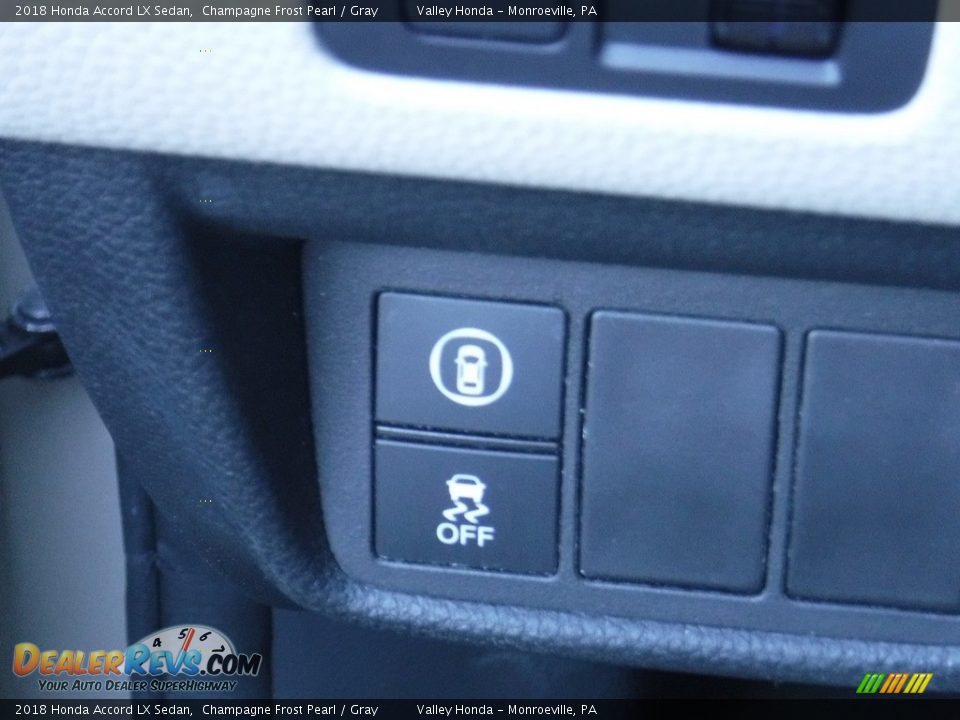 2018 Honda Accord LX Sedan Champagne Frost Pearl / Gray Photo #12