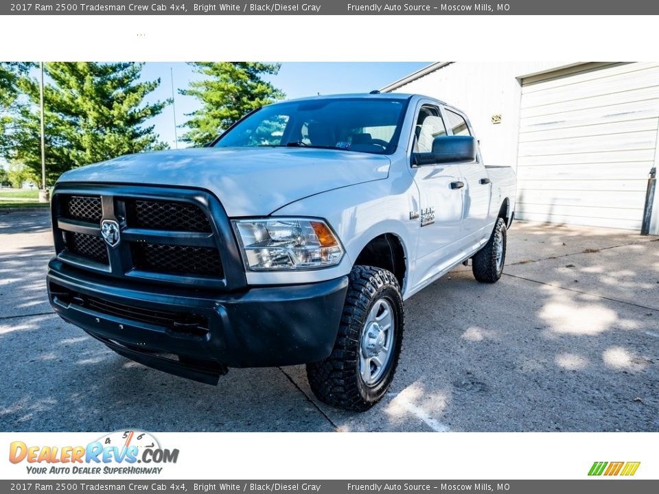 2017 Ram 2500 Tradesman Crew Cab 4x4 Bright White / Black/Diesel Gray Photo #8