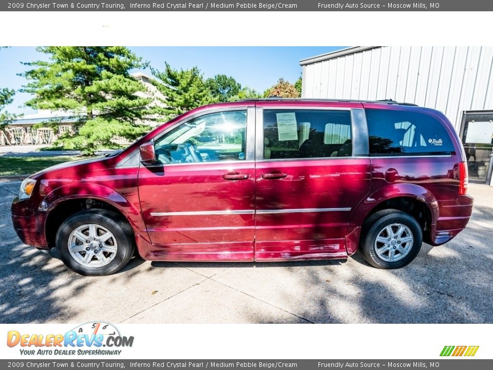 2009 Chrysler Town & Country Touring Inferno Red Crystal Pearl / Medium Pebble Beige/Cream Photo #7