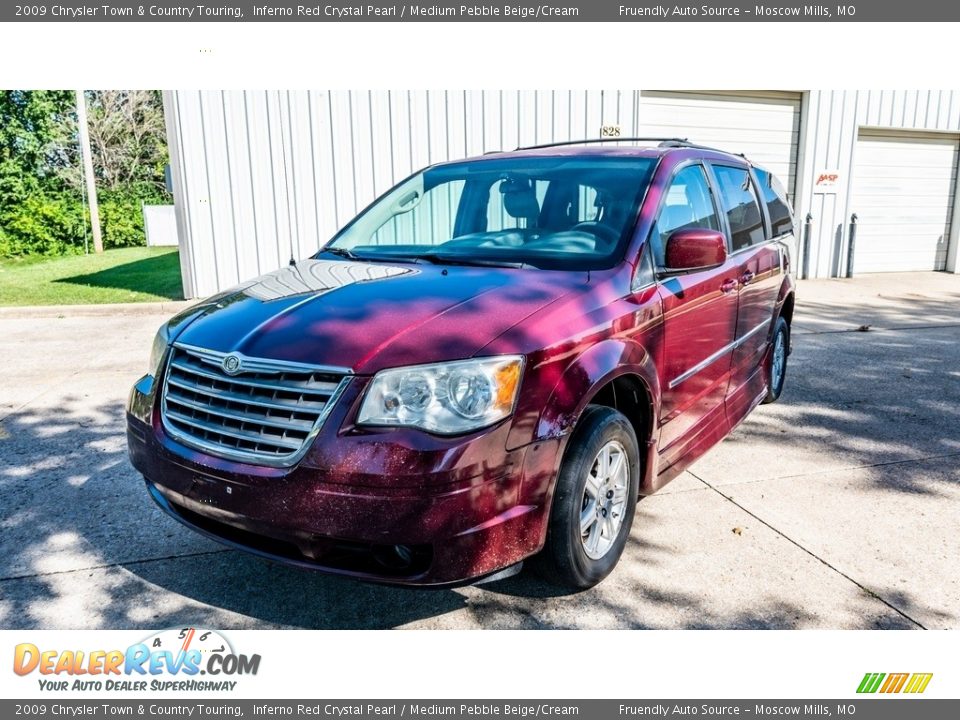 2009 Chrysler Town & Country Touring Inferno Red Crystal Pearl / Medium Pebble Beige/Cream Photo #8