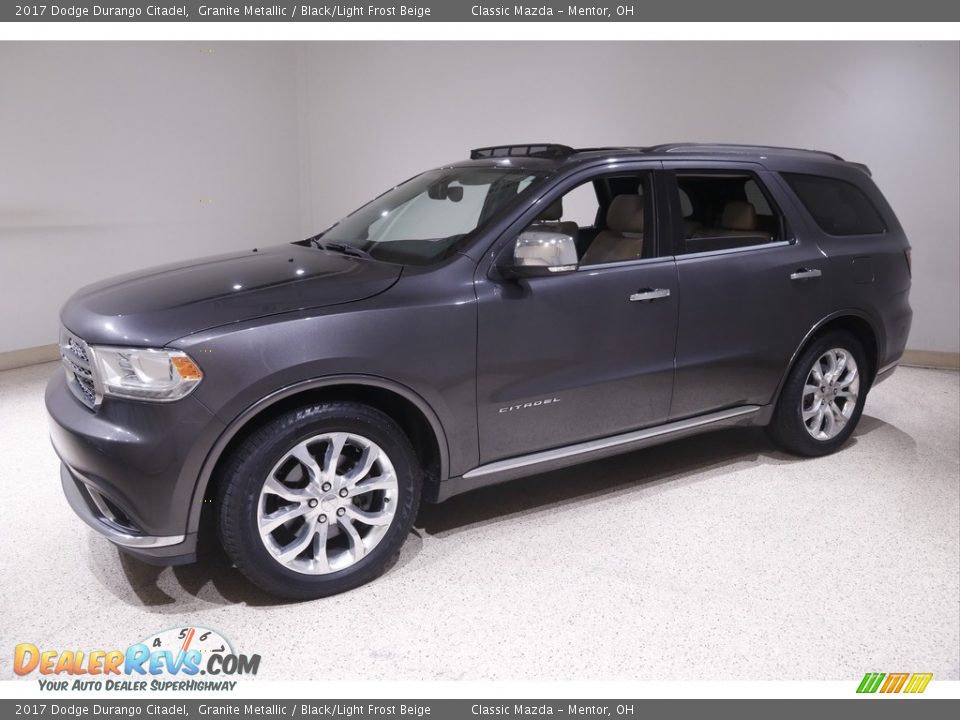 Front 3/4 View of 2017 Dodge Durango Citadel Photo #3