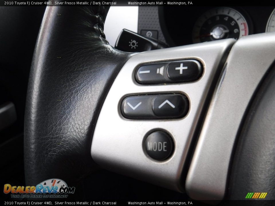 2010 Toyota FJ Cruiser 4WD Silver Fresco Metallic / Dark Charcoal Photo #25