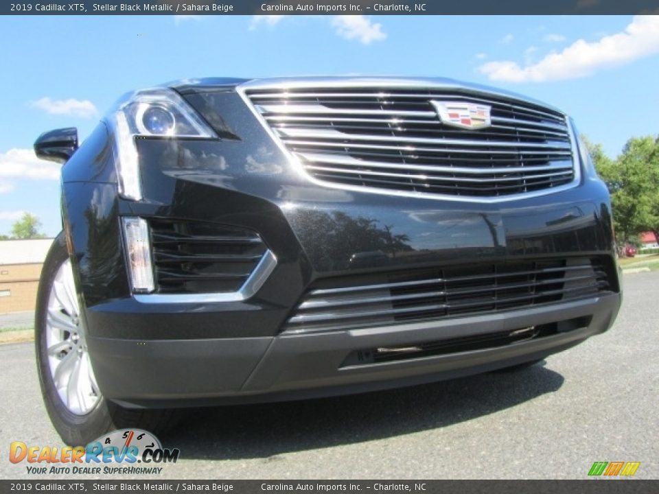 2019 Cadillac XT5 Stellar Black Metallic / Sahara Beige Photo #2