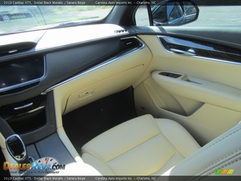 2019 Cadillac XT5 Stellar Black Metallic / Sahara Beige Photo #14