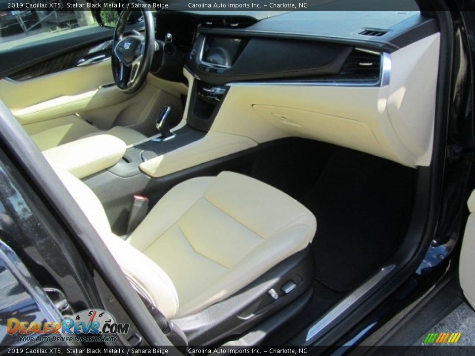 2019 Cadillac XT5 Stellar Black Metallic / Sahara Beige Photo #21