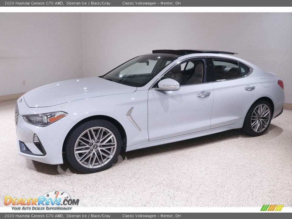 Front 3/4 View of 2020 Hyundai Genesis G70 AWD Photo #3