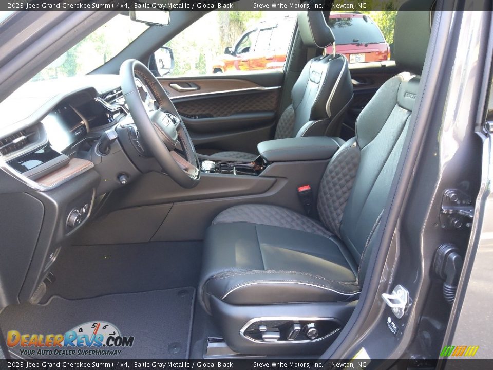 Front Seat of 2023 Jeep Grand Cherokee Summit 4x4 Photo #11