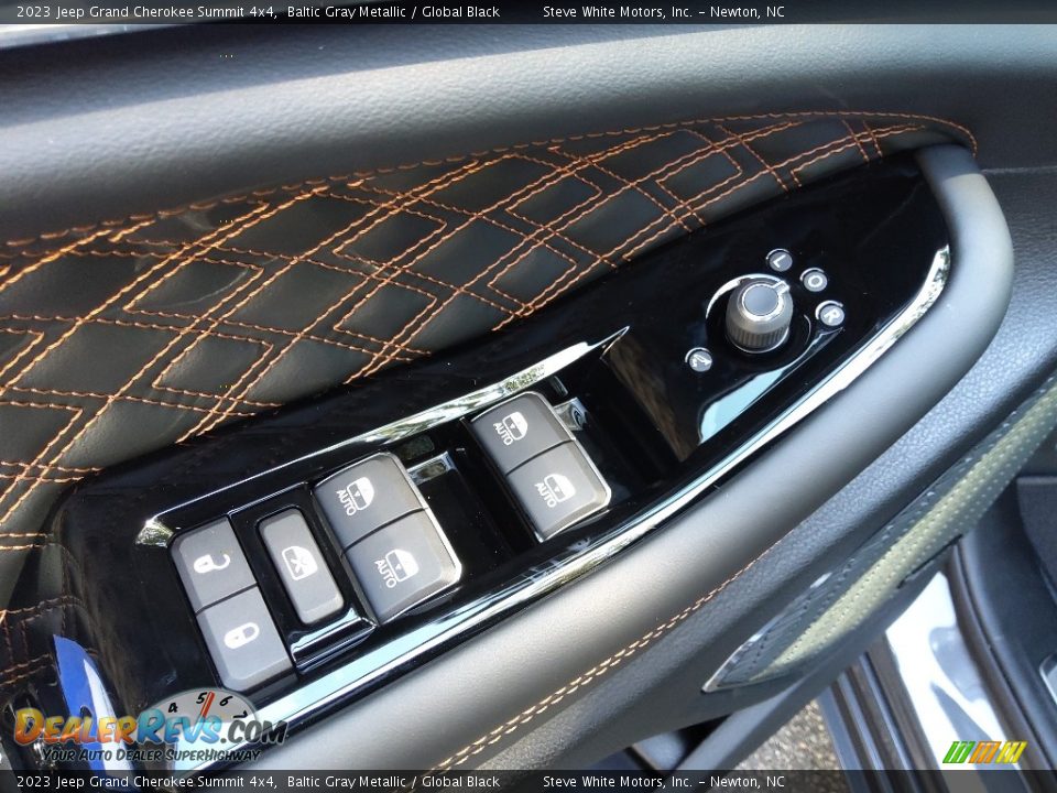 Controls of 2023 Jeep Grand Cherokee Summit 4x4 Photo #12