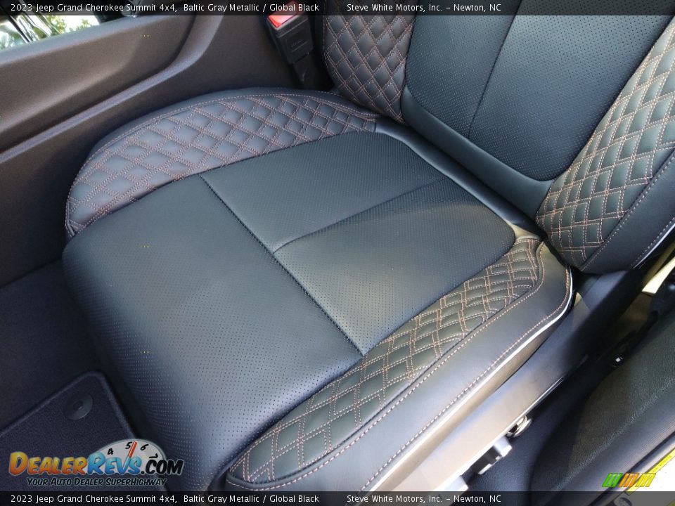Front Seat of 2023 Jeep Grand Cherokee Summit 4x4 Photo #15