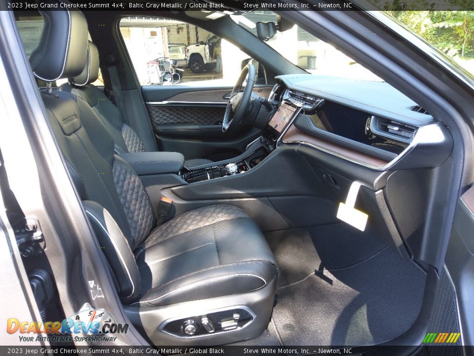Front Seat of 2023 Jeep Grand Cherokee Summit 4x4 Photo #21