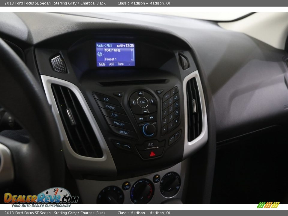 2013 Ford Focus SE Sedan Sterling Gray / Charcoal Black Photo #9