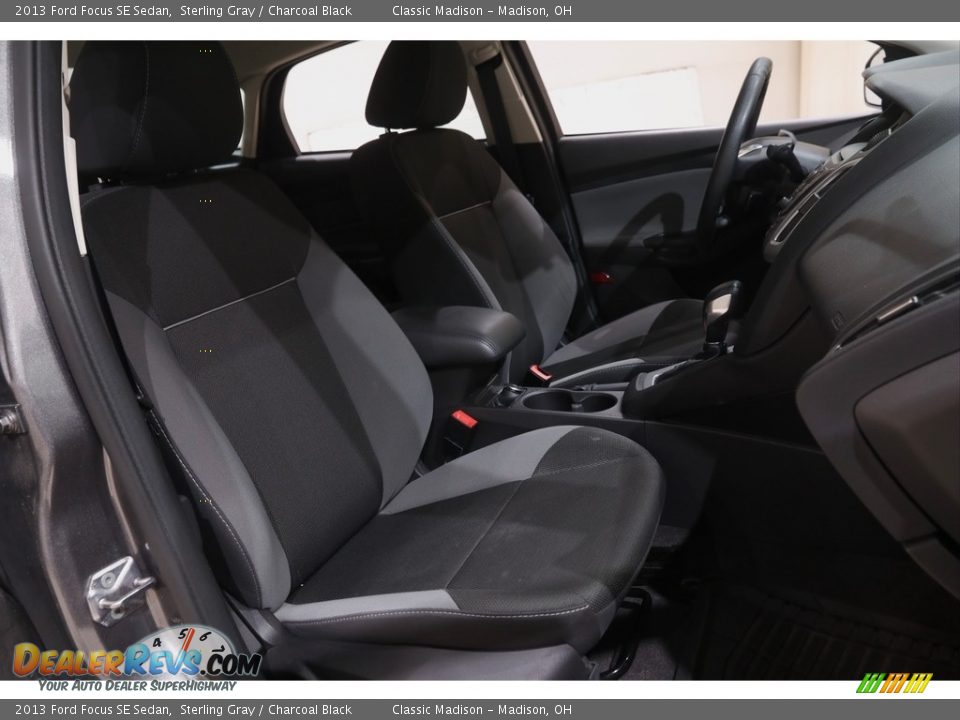 2013 Ford Focus SE Sedan Sterling Gray / Charcoal Black Photo #15