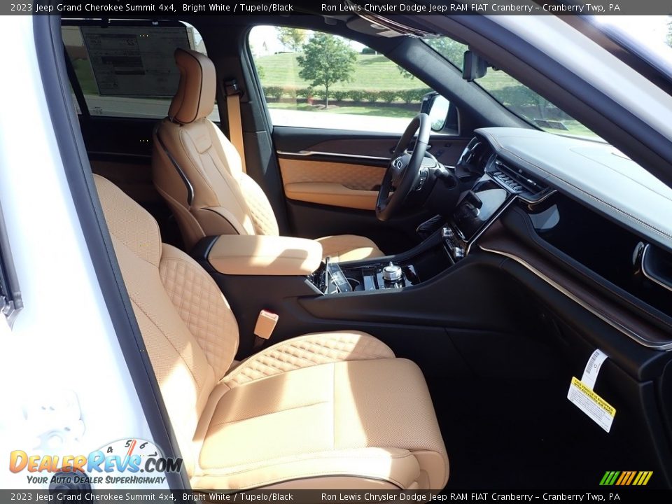 Front Seat of 2023 Jeep Grand Cherokee Summit 4x4 Photo #10