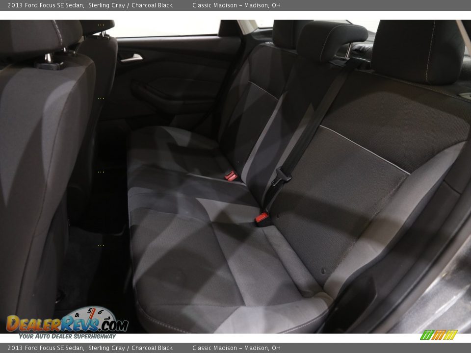 2013 Ford Focus SE Sedan Sterling Gray / Charcoal Black Photo #17
