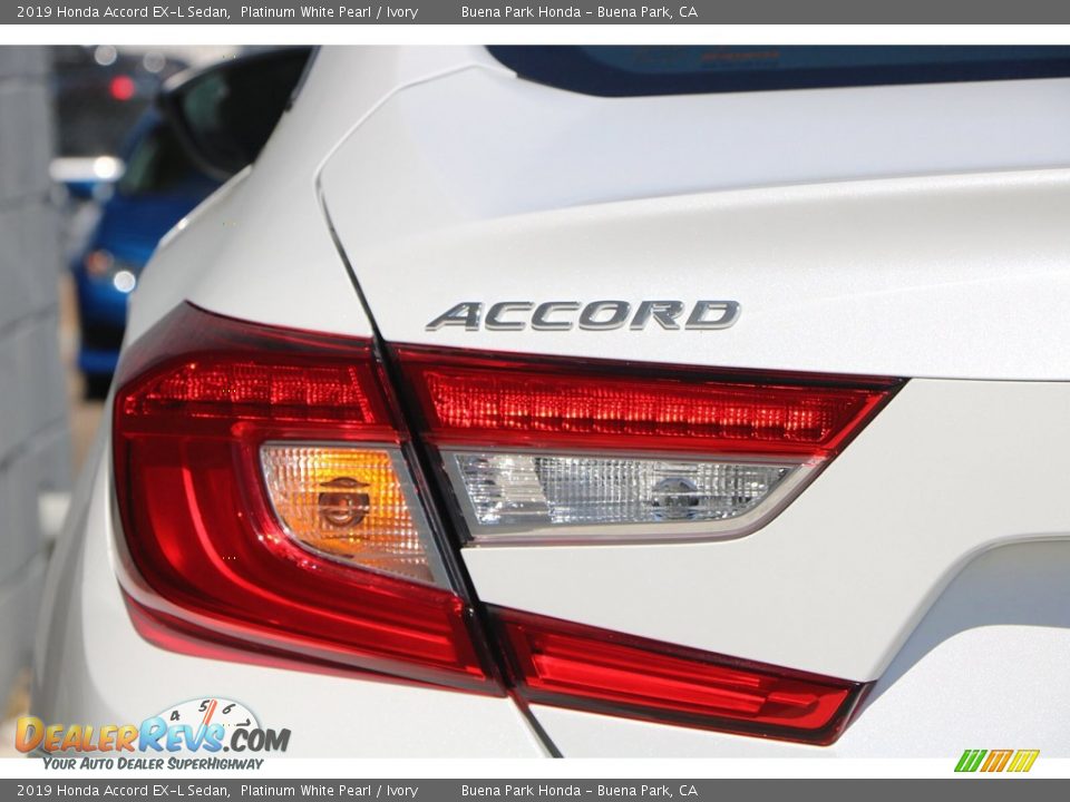 2019 Honda Accord EX-L Sedan Platinum White Pearl / Ivory Photo #7