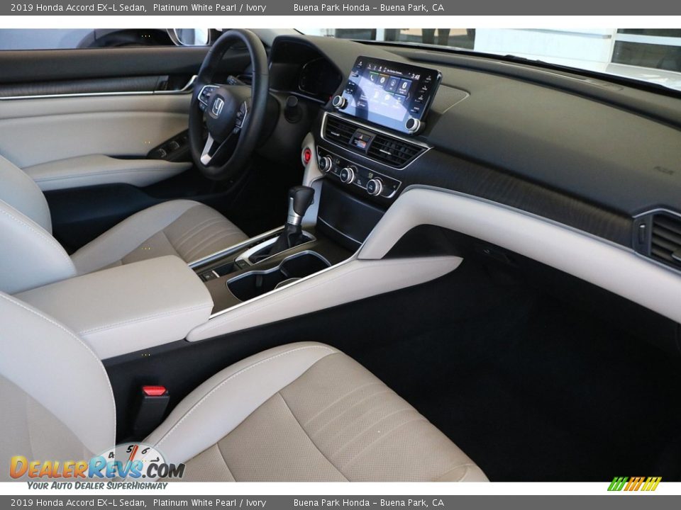 2019 Honda Accord EX-L Sedan Platinum White Pearl / Ivory Photo #18