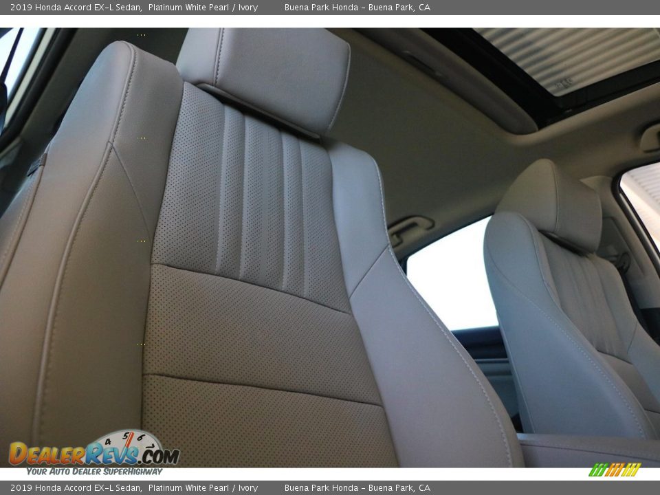 2019 Honda Accord EX-L Sedan Platinum White Pearl / Ivory Photo #20