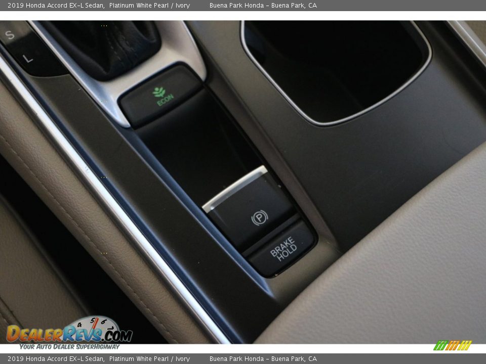2019 Honda Accord EX-L Sedan Platinum White Pearl / Ivory Photo #25
