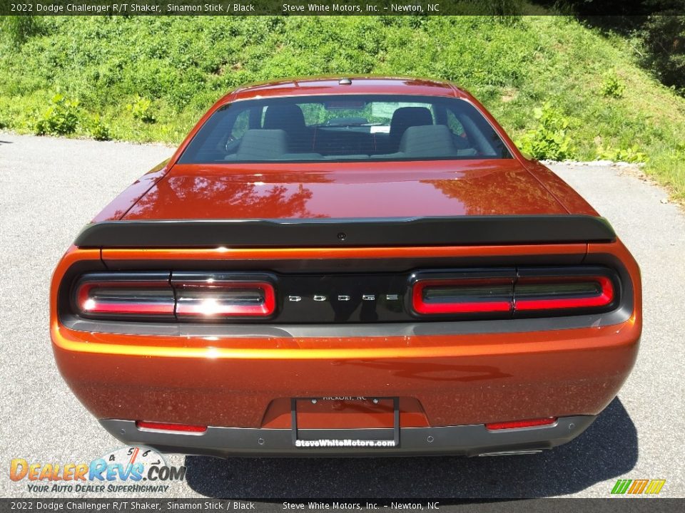 2022 Dodge Challenger R/T Shaker Sinamon Stick / Black Photo #7