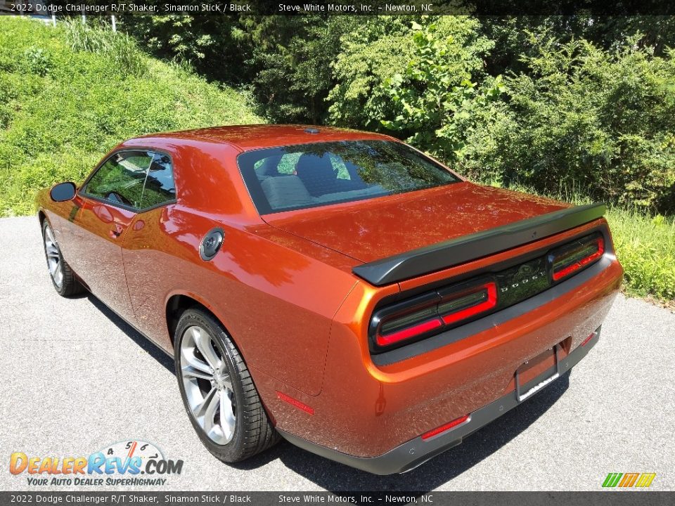 2022 Dodge Challenger R/T Shaker Sinamon Stick / Black Photo #8