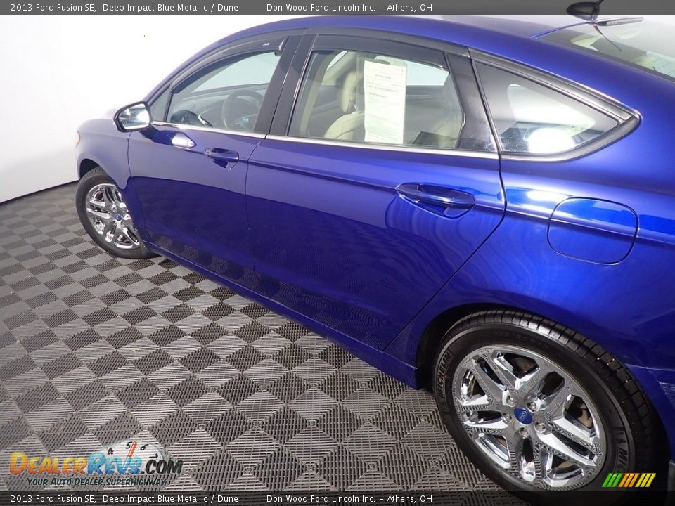 2013 Ford Fusion SE Deep Impact Blue Metallic / Dune Photo #17