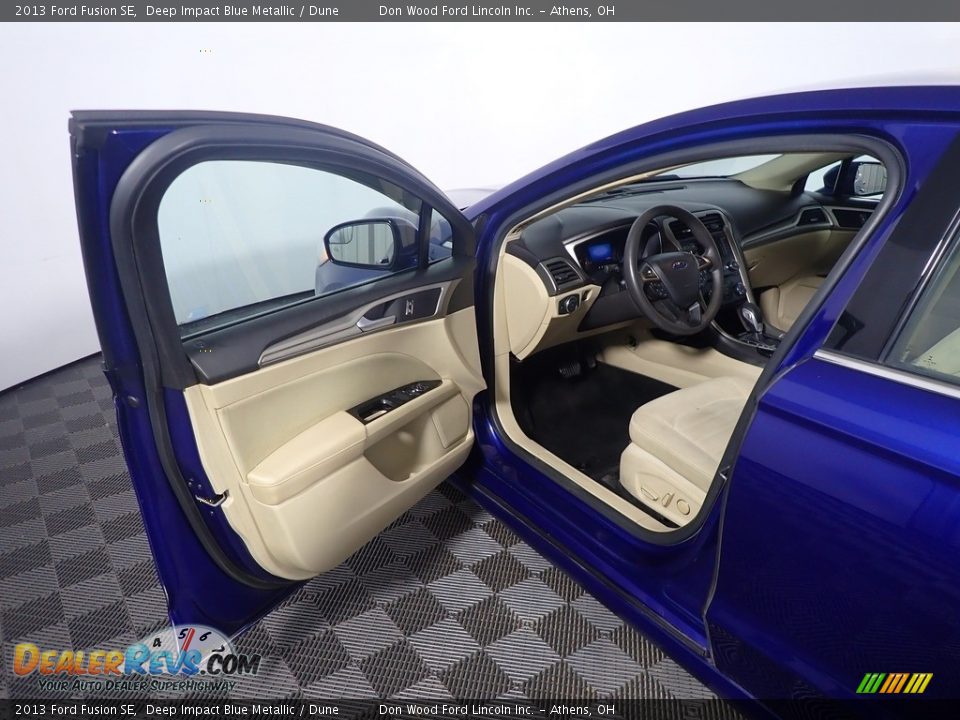 2013 Ford Fusion SE Deep Impact Blue Metallic / Dune Photo #20