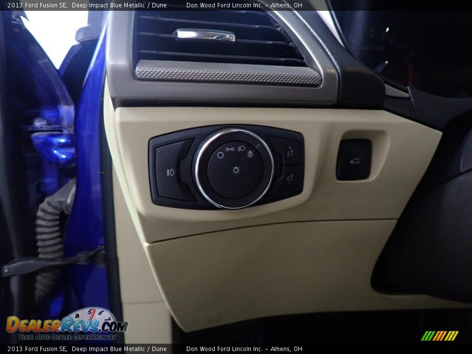 2013 Ford Fusion SE Deep Impact Blue Metallic / Dune Photo #31